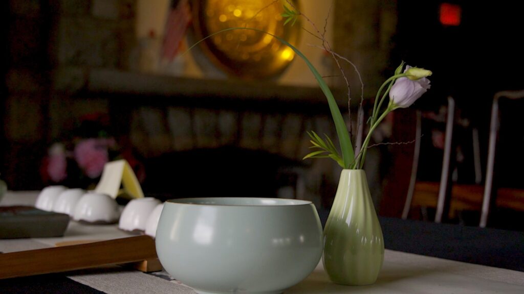 tea bowl with flower vase